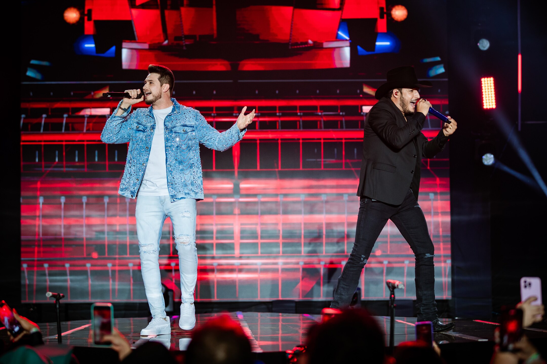 O videoclipe com direção de Jacques Júnior é fruto do DVD gravado no dia 10 de junho