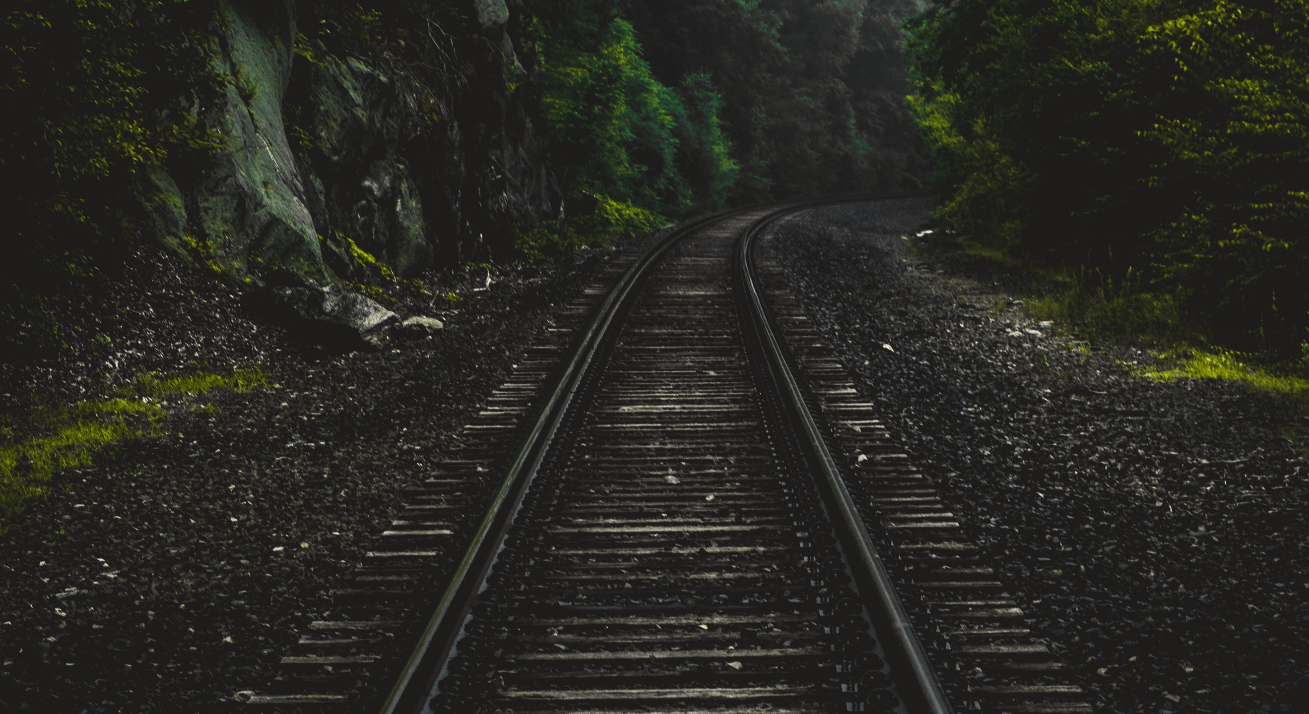 O traçado da ferrovia passa dentro de área militar do Exército no município de Rondonópolis