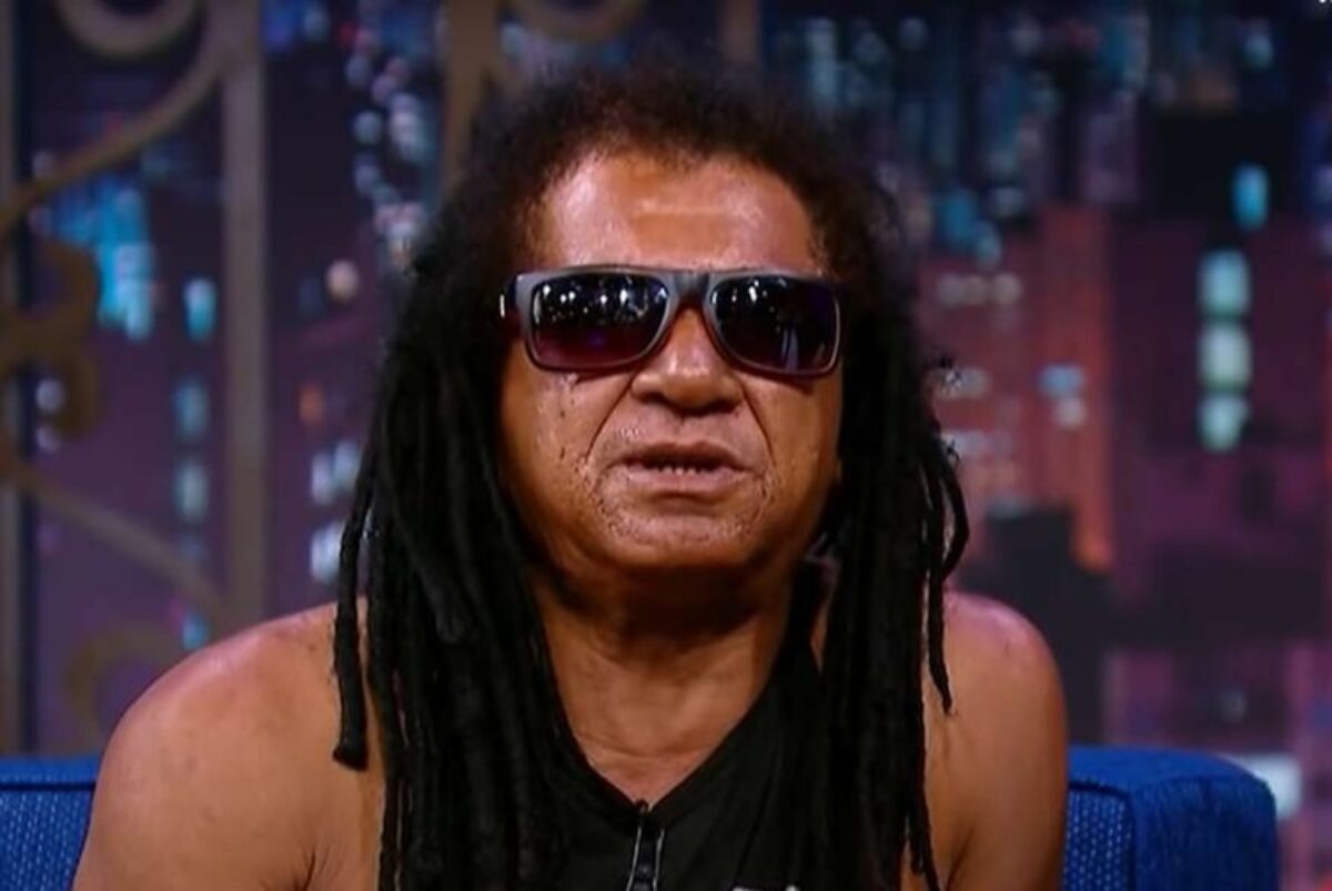 Humorista Gil Brother Away