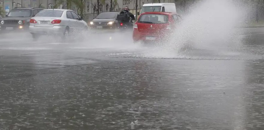 Temporais devem atingir Santos e Região nas próximas horas