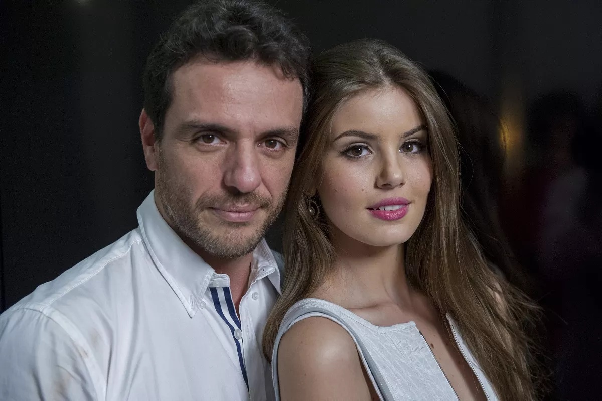 Rodrigo Lombardi e Camila Queiroz em 'Verdades Secretas'