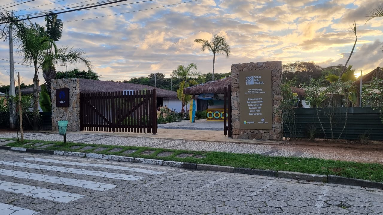 xposição dos roteiros na cidade é feita pela Prefeitura até o dia 14 de fevereiro, na tradicional Vila na Praia, instalada no bairro Riviera