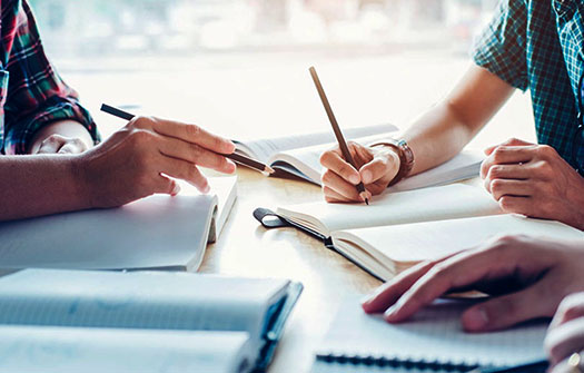 Importante ressaltar que apenas candidatos residentes em Praia Grande podem participar do processo de concessão das bolsas