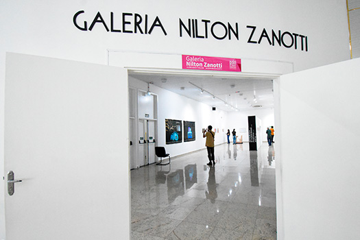 Contando com 59 obras de diversas linguagens artísticas e artistas de 10 estados diferentes do país