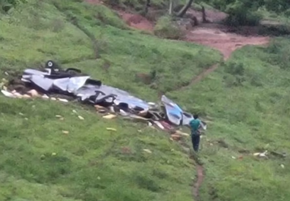 O avião que caiu e deixou sete mortos em Itapeva (MG) na manhã deste domingo (28), não tinha permissão para táxi aéreo