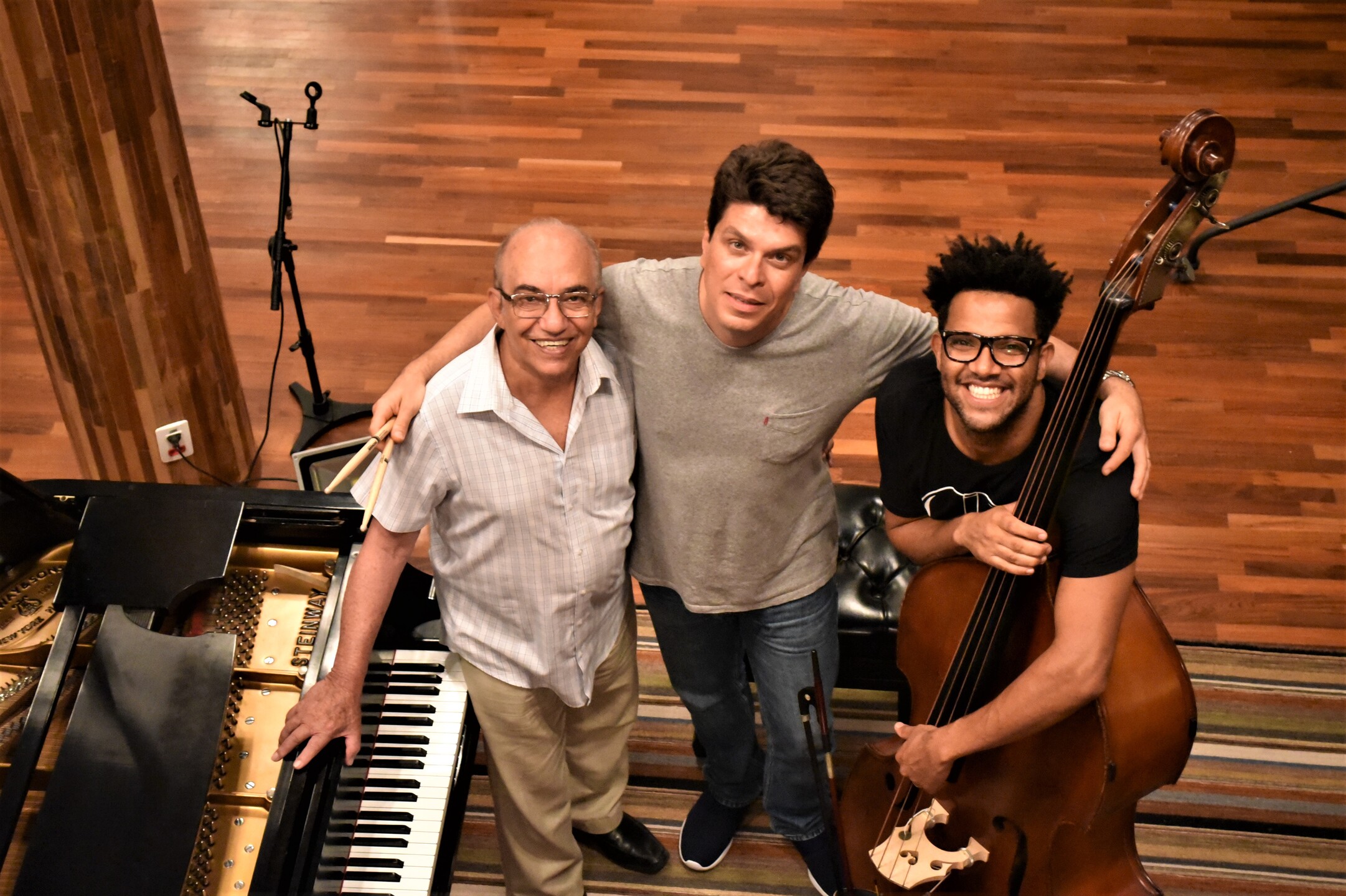 A Bossa Nova surgiu no final da década de 1950 e possui grande influência do samba carioca