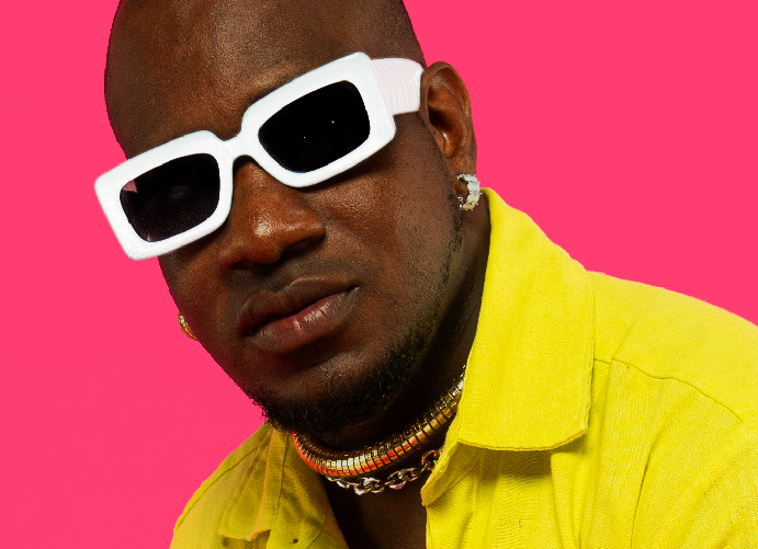 As faixas de "028" já vem sendo tocadas na turnê homônima desde o ano passado e a estética do hip-hop e trap