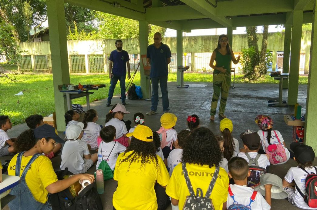 Objetivo foi levar informações sobre a importância da preservação do meio ambiente, especialmente sobre a reciclagem e suas diversas maneiras de fazê-las