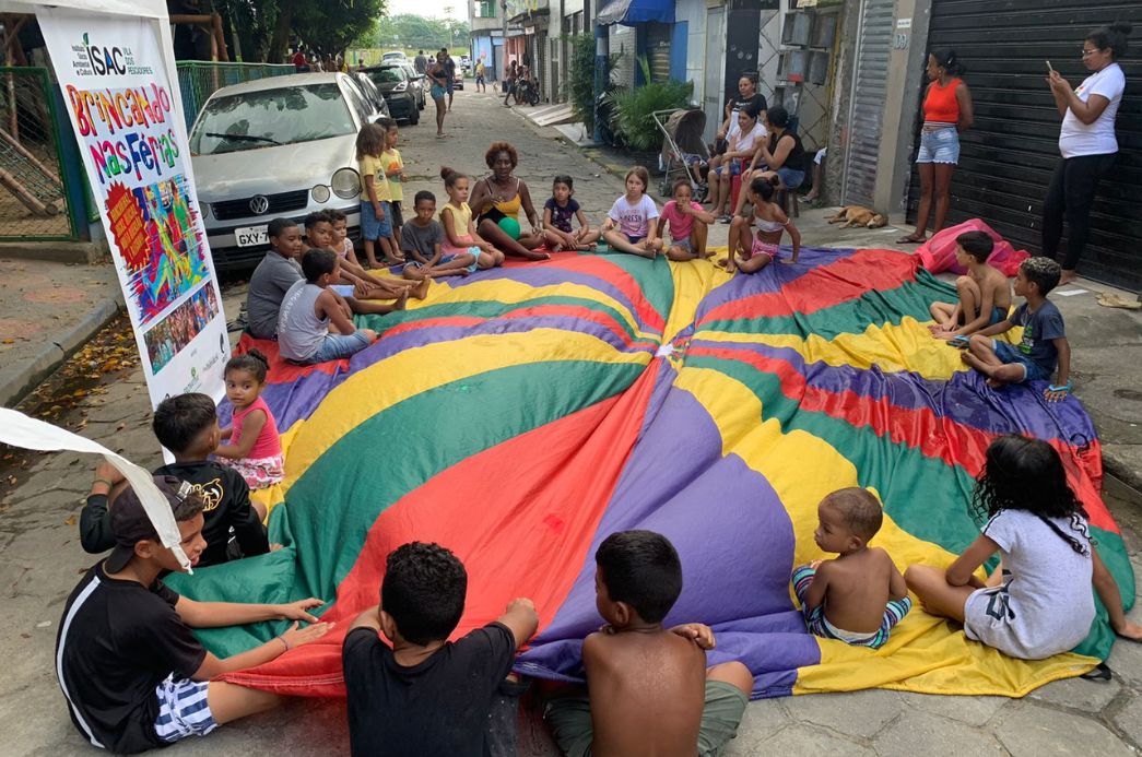 Desta vez, o diferencial é que houve um dia especial para as mulheres, com a disposição de uma casa com piscina, petiscos, música e entretenimento