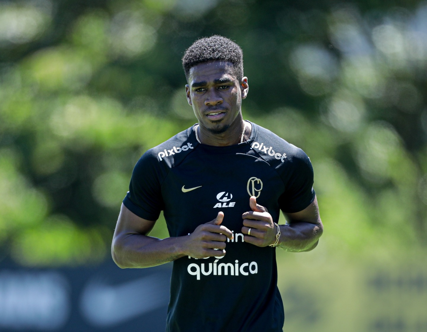 Félix Torres já fez atividades no CT do Corinthians neste domingo