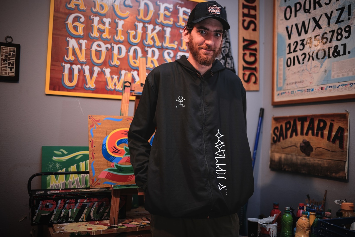 O artista visual Filipe Grimaldi durante entrevista à Gazeta e ao Diário do Litoral