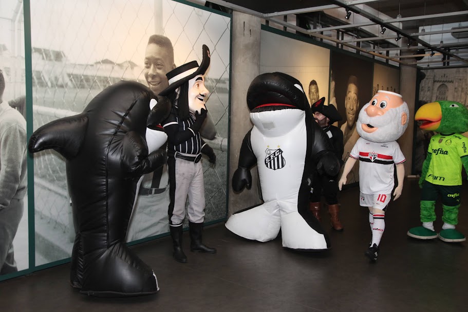 Eles estiveram em Santos para a gravação da terceira temporada do Futebol Fantasia, quadro que leva representantes animados de times por várias cidades do Brasil