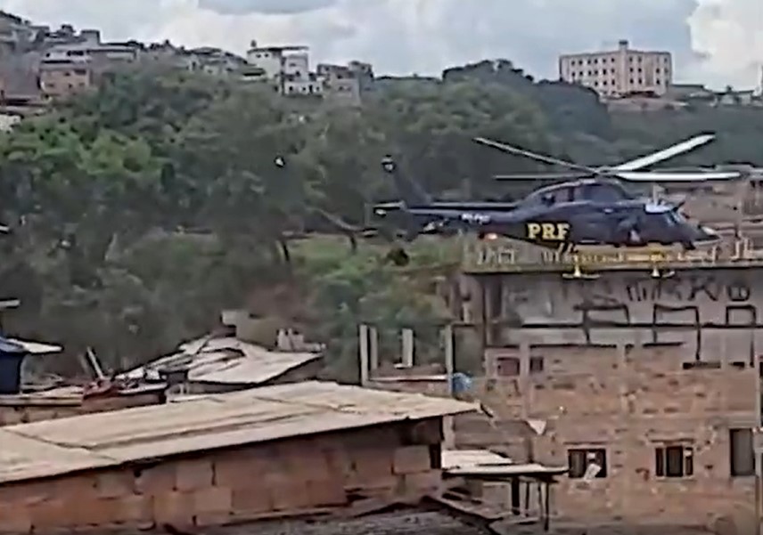 Momento em que helicóptero da PRF começa a cair em Belo Horizonte