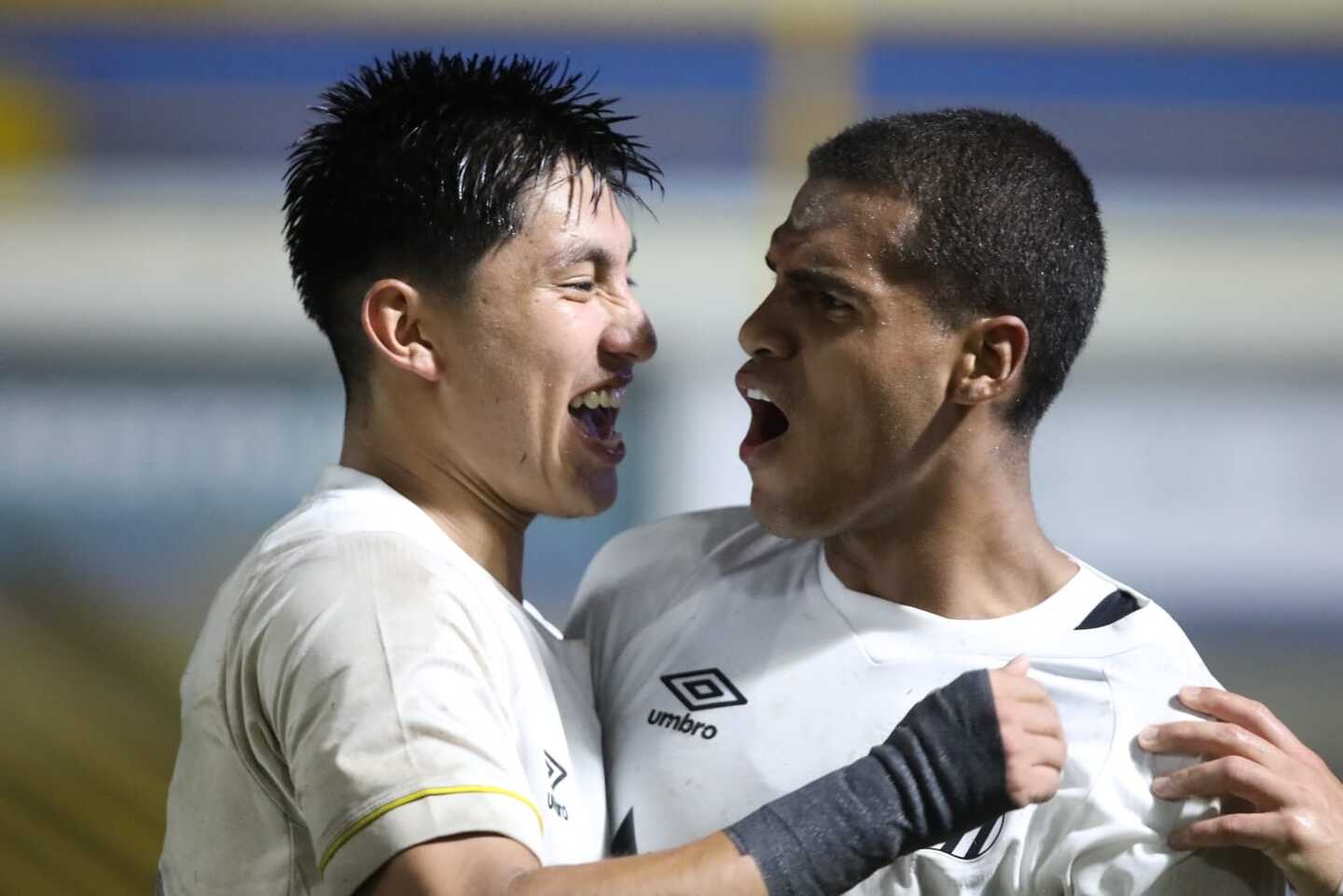 Dupla de bolivianos do Santos está brilhando na Copinha