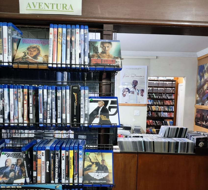 Locadora Vídeo Paradiso, em Santos, ainda possui um acervo com 22 mil DVDs, 3 mil Blu-Rays e 8 mil VHS