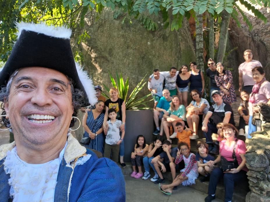 Tour de 40 minutos leva os visitantes a uma volta ao passado na história de Santos