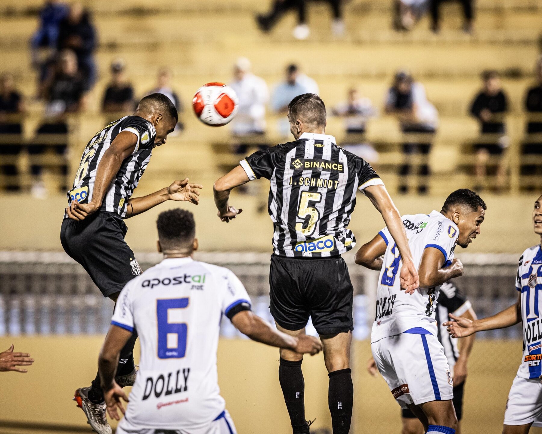 O Santos volta a campo no domingo para enfrentar o Guarani em casa, às 18h, pela quinta rodada da competição