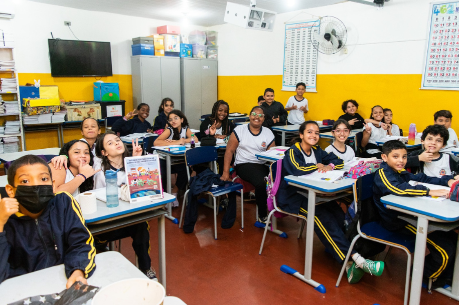 Os uniformes e kits escolares serão entregues para os estudantes ao longo das primeiras semanas de aula