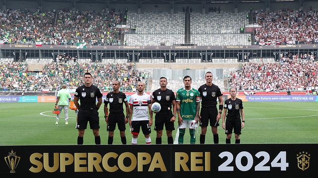 O duelo foi realizado em Belo Horizonte por causa da proibição de clássicos com duas torcidas em São Paulo, por orientação do Ministério Público do estado, em altamente contestada medida de segurança