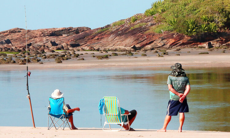Itanhaém conta também com diversas atrações turísticas, que podem ser uma ótima opção para quem vai passar o feriado na cidade, mas não quer cair na folia
