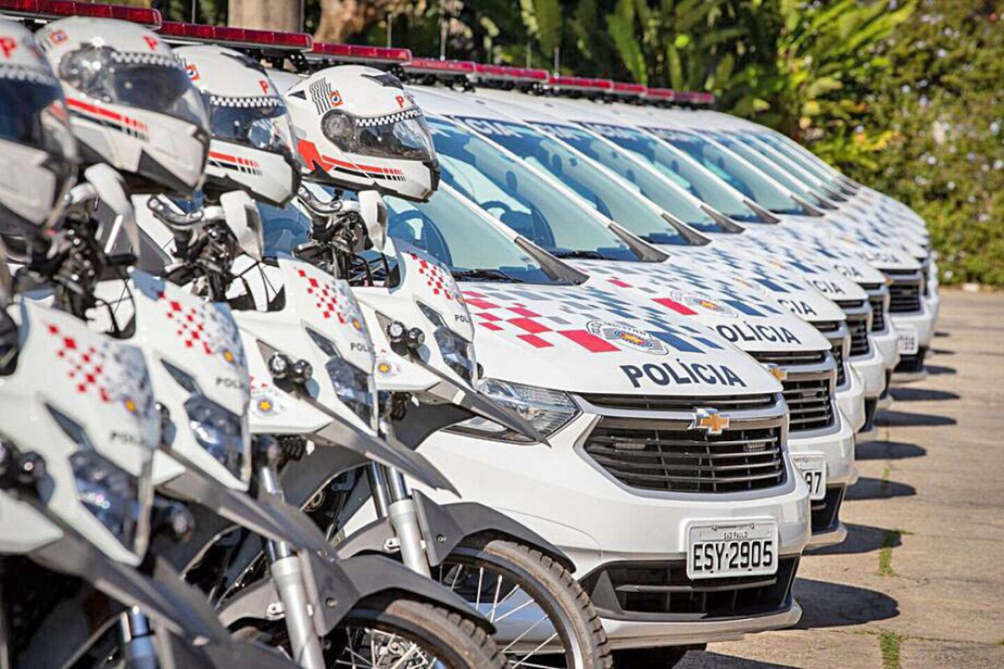 Vítima em questão foi baleada com um tiro de fuzil no tórax, dentro de casa