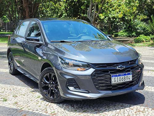 O motor do RS é o 1.0 turbo flex com três cilindros e 12 válvulas, que entrega potência de 116 cavalos e torque de 16,3 kgfm