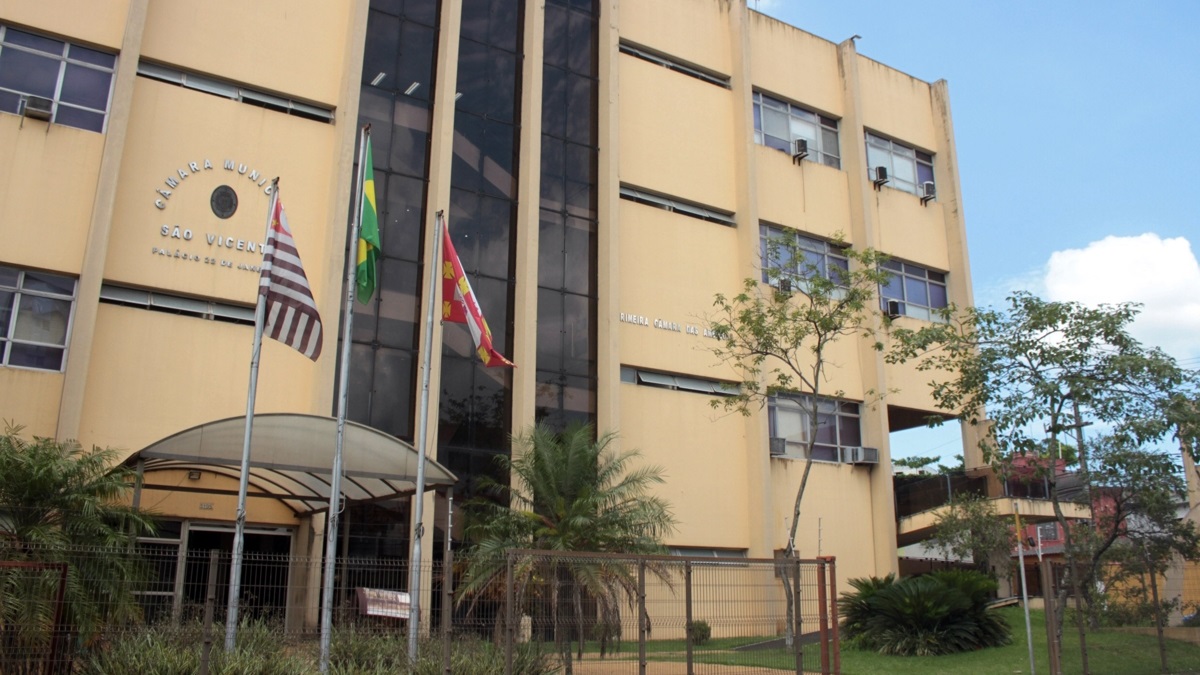 O restante da Casa não foi afetado, exceto por alguma sujeira, causada pela fuligem