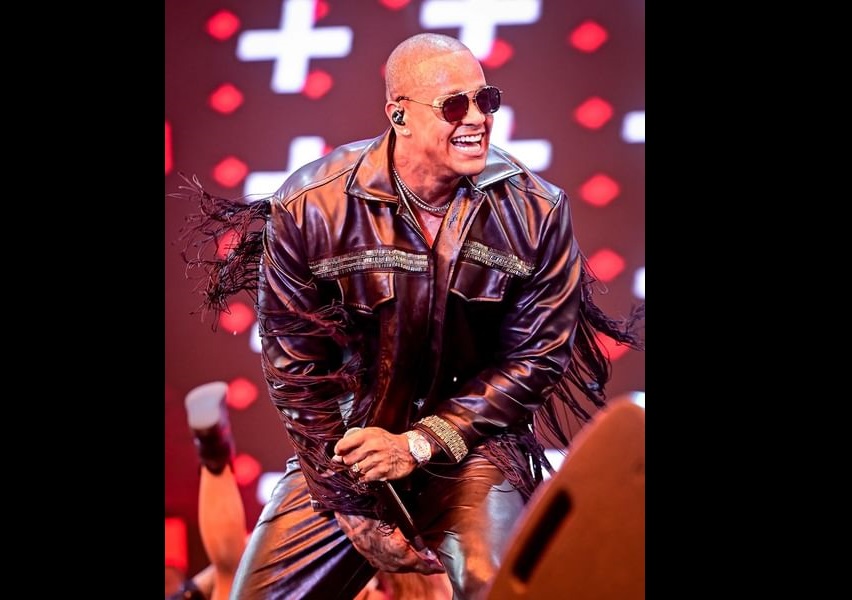 Leo Santana faria show em Embu das Artes