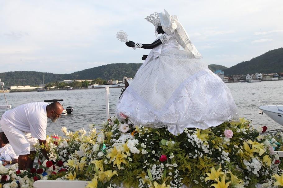Evento homenageia o orixá feminino (divindade africana) das religiões candomblé e umbanda, celebrado oficialmente em 2 de fevereiro