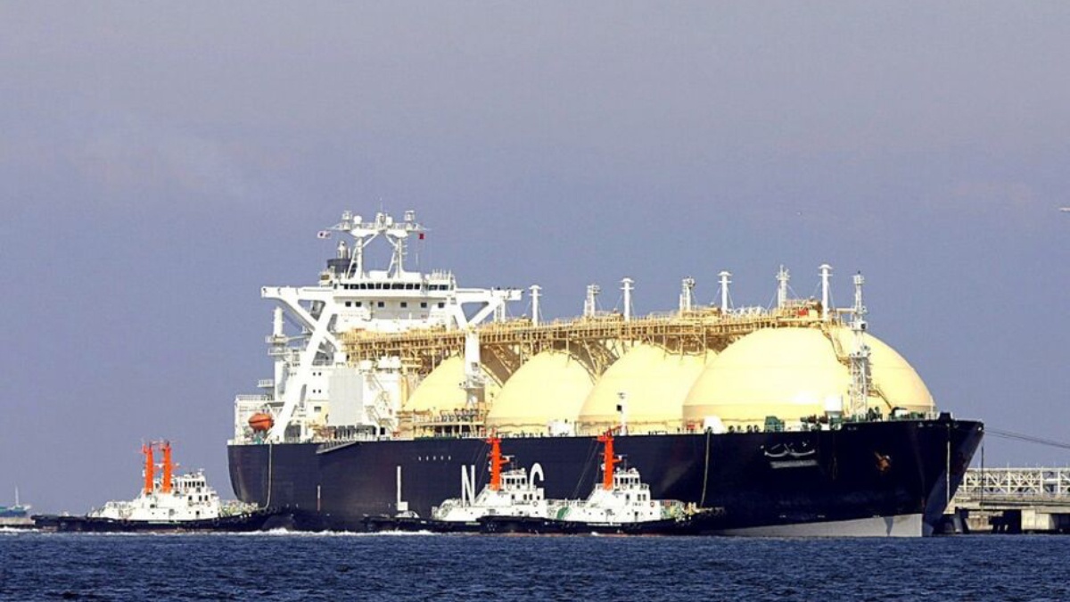 Estuário possui no máximo 700 metros; em ambas as margens residem e trabalham milhares de pessoas