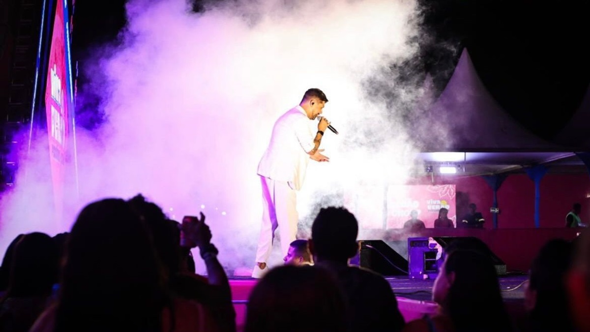 A programação do evento no dia contou ainda com as participações de Xande de Pilares e da dupla sertaneja Diego e Victor Hugo