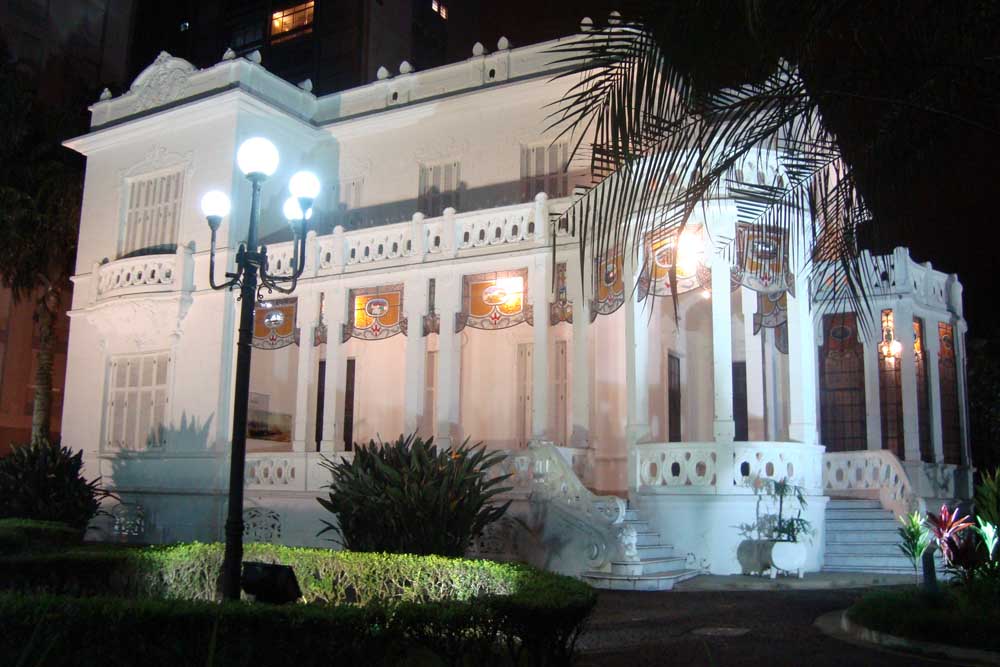 A iniciativa faz parte do As duas exposições poderão ser visitAnual da Fundação Benedicto Calixto,  dando continuidade ao 'Arte na Pinacoteca', que em sua 2ª edição prevê ações culturais gratuitas para o público da Região Metropolitana da Baixada Santista