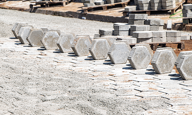 Além da pavimentação, todas as vias receberão melhorias na drenagem, meio-fios e sarjetas