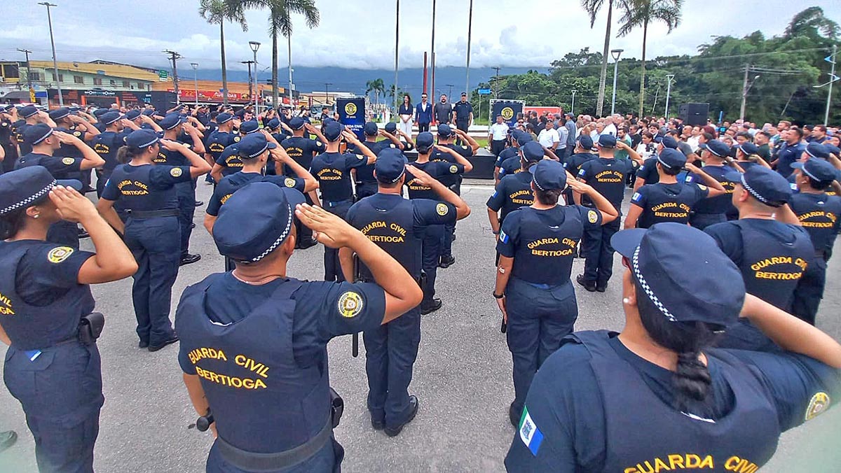 Bertioga empossou cem novos Guardas Civis Municipais