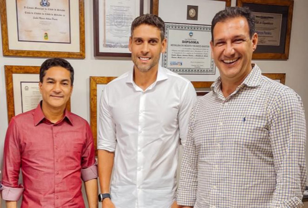 Matheus Rodrigues assinou sua ficha de filiação no Republicanos