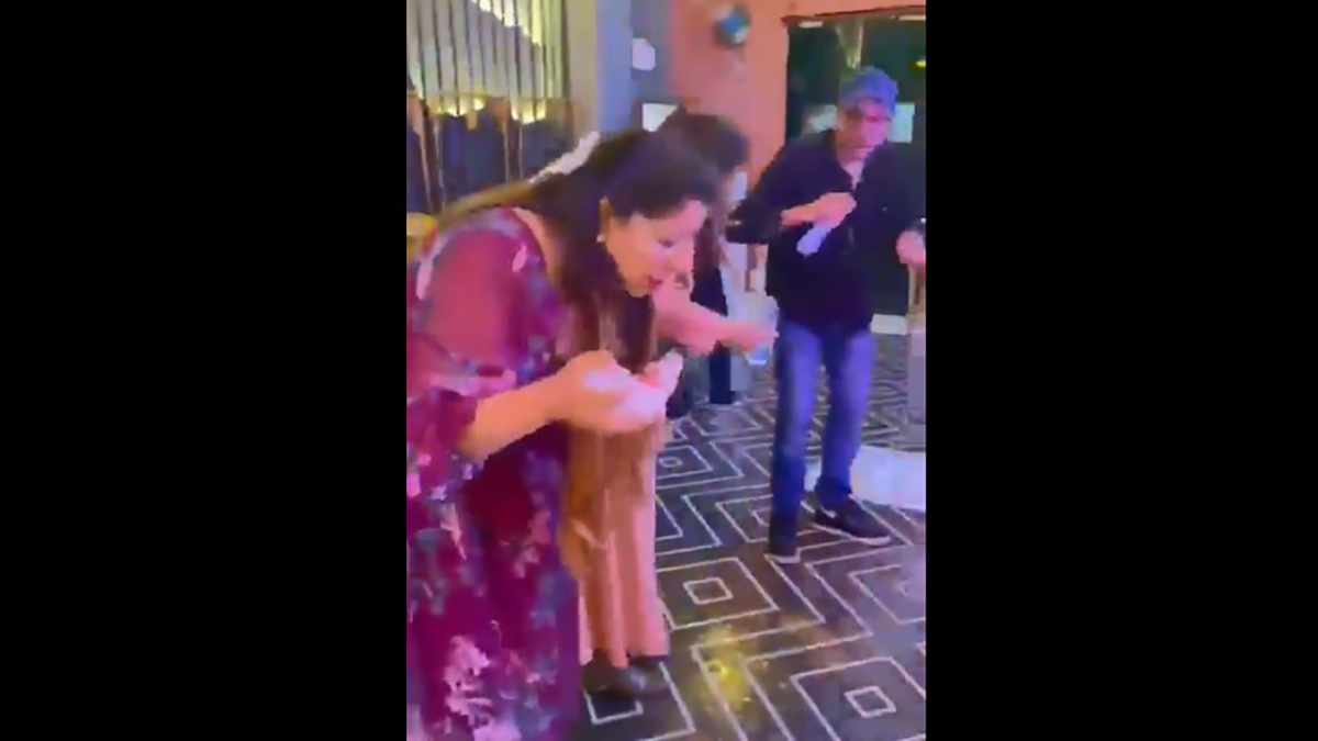 Além do sangramento e das dores, outros clientes começaram a vomitar