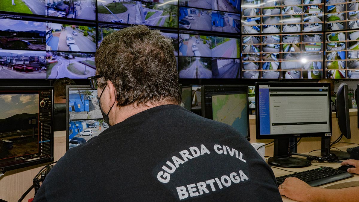 Câmeras de segurança do Centro Operacional de Imagens de Bertioga (Coibe) auxiliaram a Polícia Militar