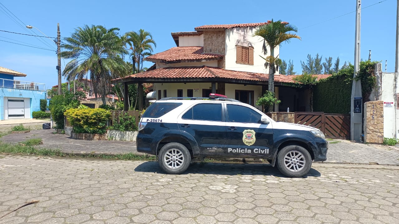 Investigadores foram apurar no local indicado e encontraram uma ligação clandestina entre o poste de energia e o estabelecimento comercial