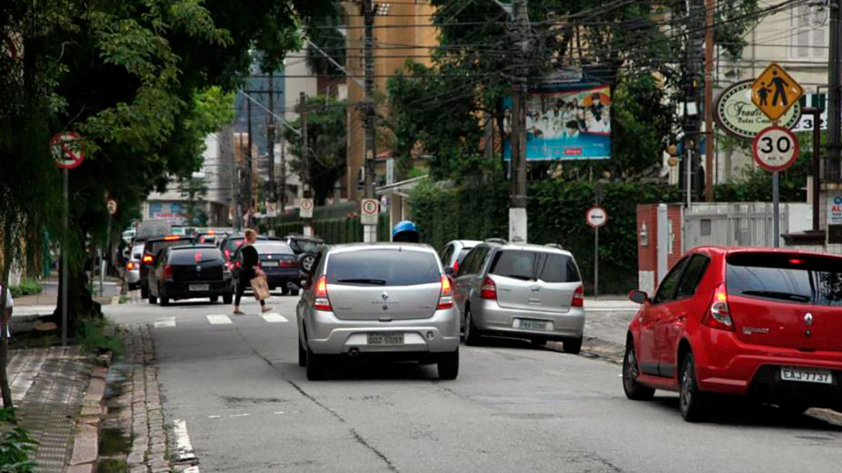 O público feminino é o que menos comete infrações no trânsito