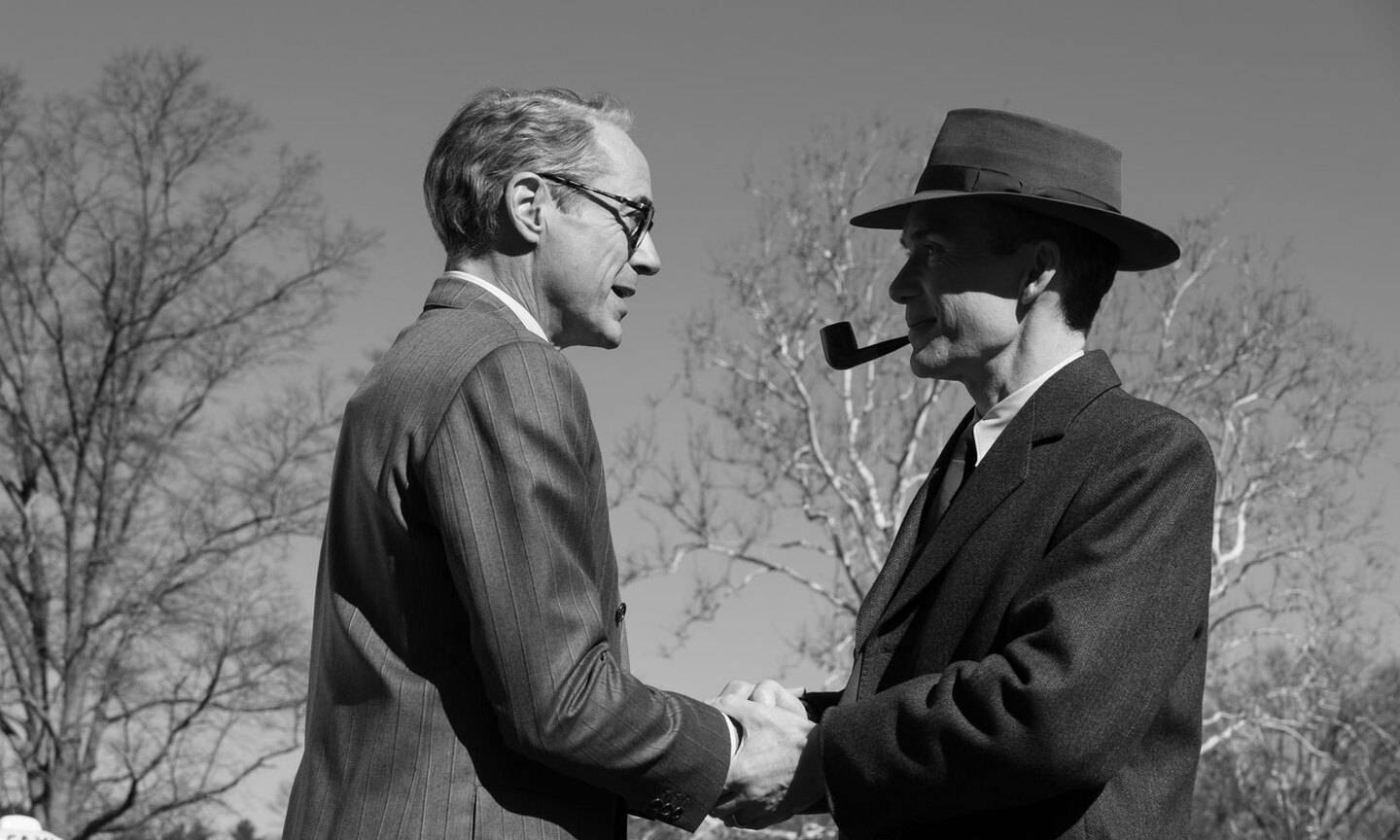 Cillian Murphy e Robert Downey Jr. em cena de 'Oppenheimer'