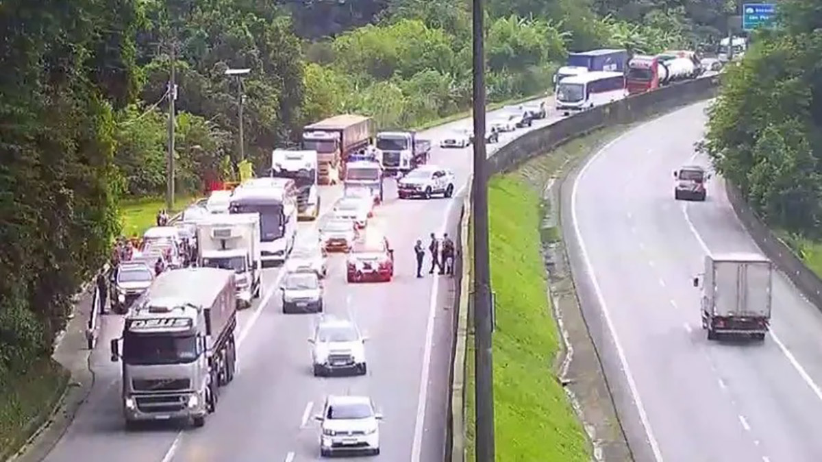 O Batalhão de Ações Especiais da Polícia (Baep) foi acionada devido a troca de tiros