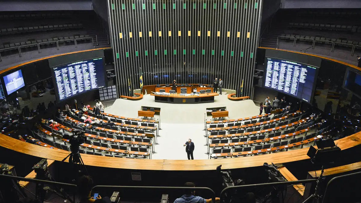 Nova proposta busca estender essa restrição também aos casos de crimes cometidos com violência ou grave ameaça