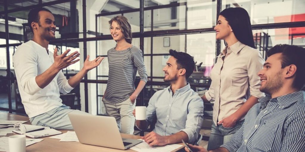 É possível melhorar a comunicação entre os colaboradores