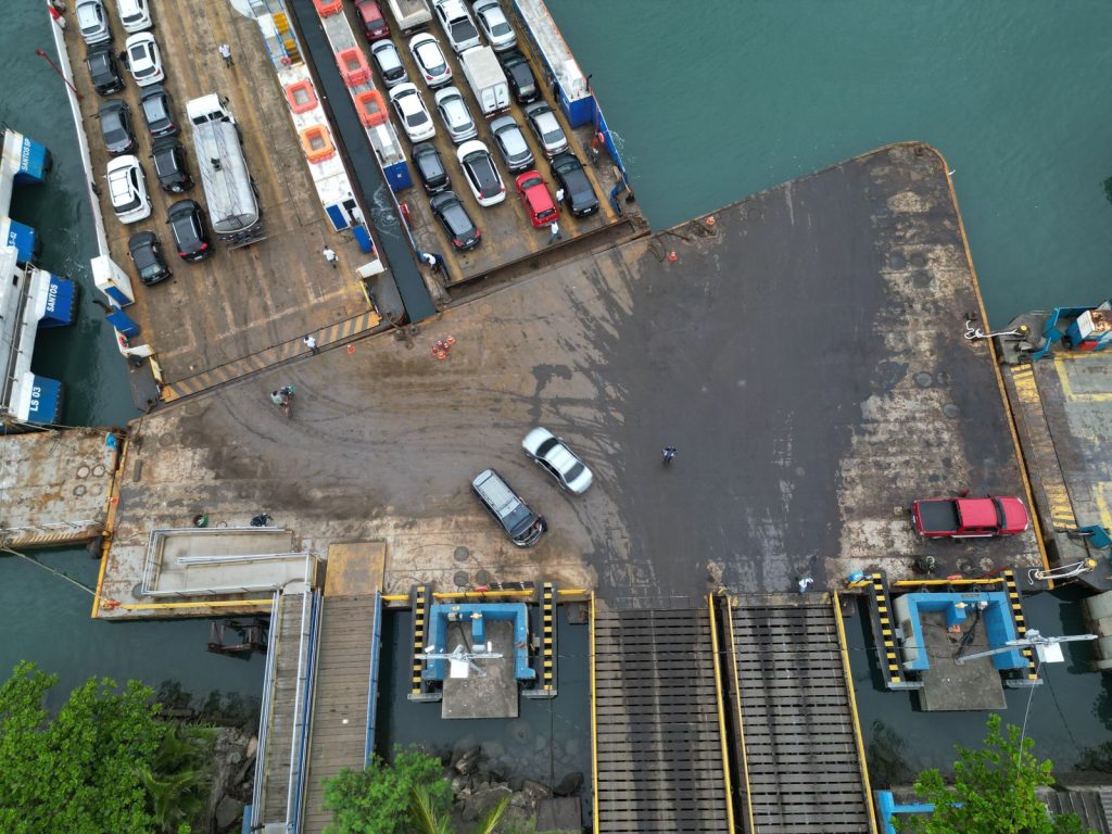 De acordo com dados, a travessia entre São Sebastião/Ilhabela recebe um volume diário médio de 12.584 de pessoas