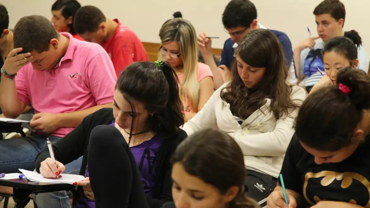 A Baixada Santista tem ao menos 378 vagas abertas em concursos públicos