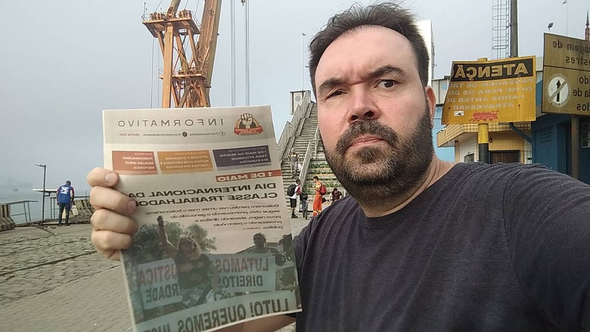 A Festa do Trabalhador reforça a mobilização iniciada nos últimos dias pela Frente Sindical Classista com a distribuição de um boletim relacionado às lutas da classe trabalhadora na região