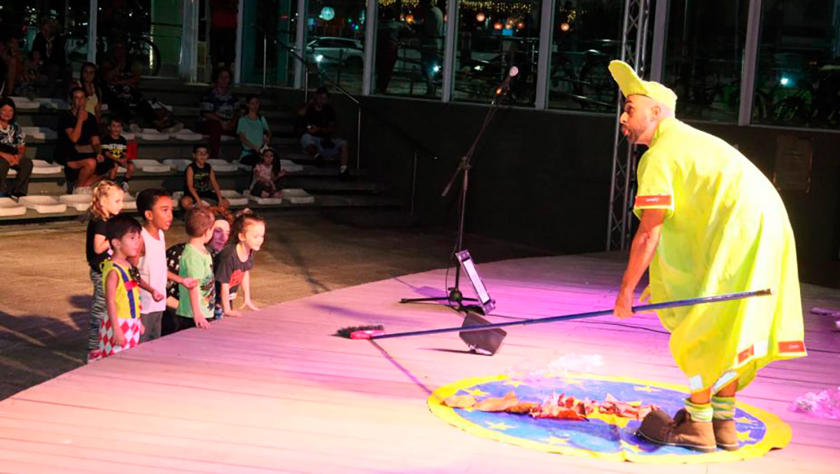 Plínio Augusto é fundador da companhia de teatro Bella Cia