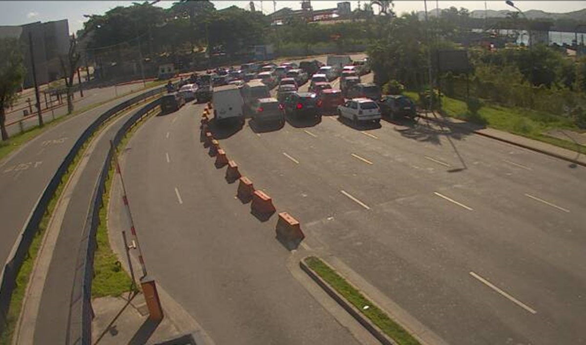 Travessia de Balsas entre Santos e Guarujá tem 15 minutos de espera