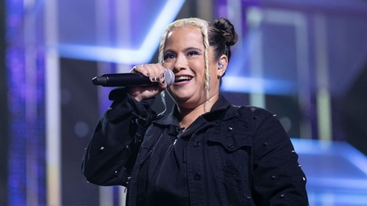 A cantora Anne Marie fez 99 jurados cantarem com ela