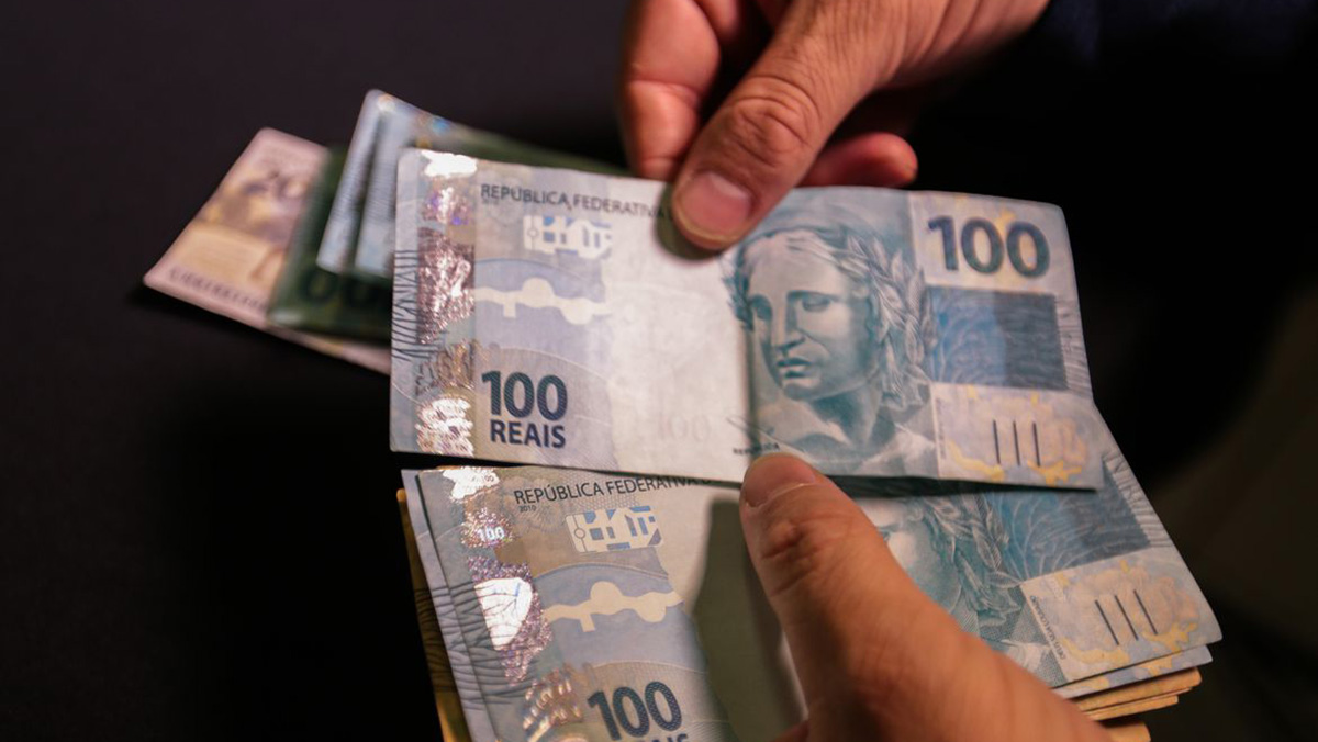 O governo criará um programa com sorteios para premiar consumidores que pedem nota fiscal